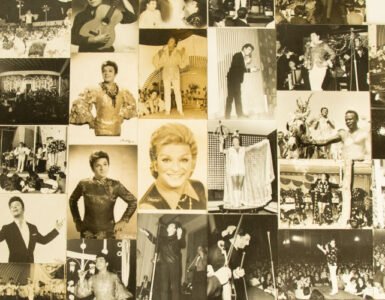 Old black and white photos from Zeki Muren’s collection.